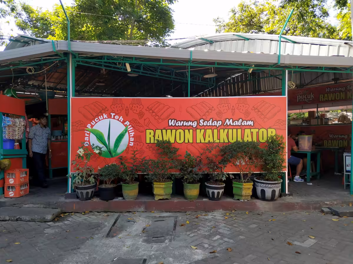 Warung Rawon Kalkulator Sedap Malam Surabaya