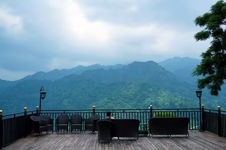 tempat nongkrong di sentul view gunung