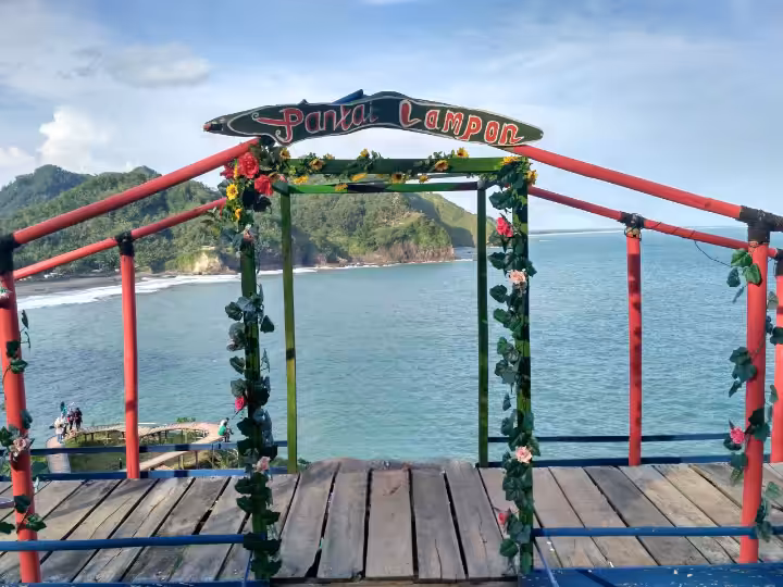 wisata pantai lampon kebumen