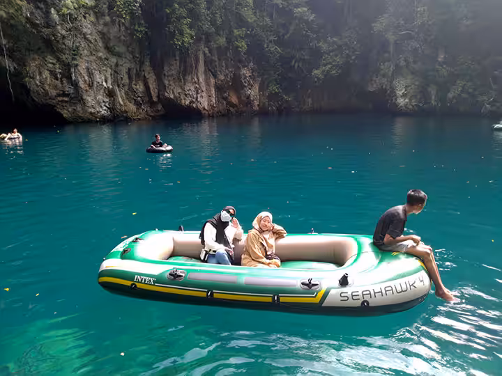 Danau Biru Kolaka