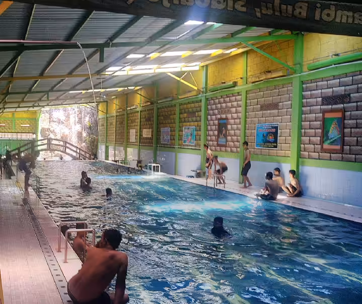 Kolam Renang Surya Bagus