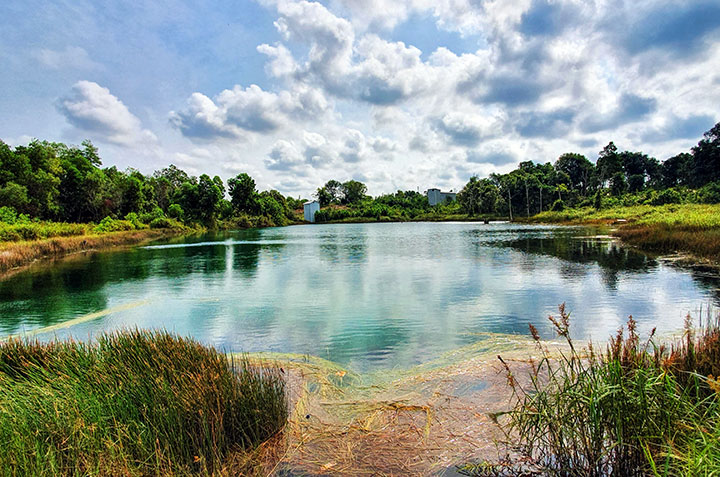 Danau Cermin Lamaru