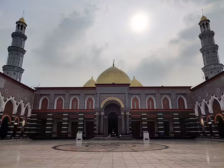 Masjid Kubah Emas Dian Al-Mahri