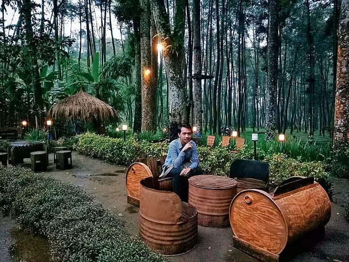 nongkrong di Bumi Perkemahan Ledok Ombo