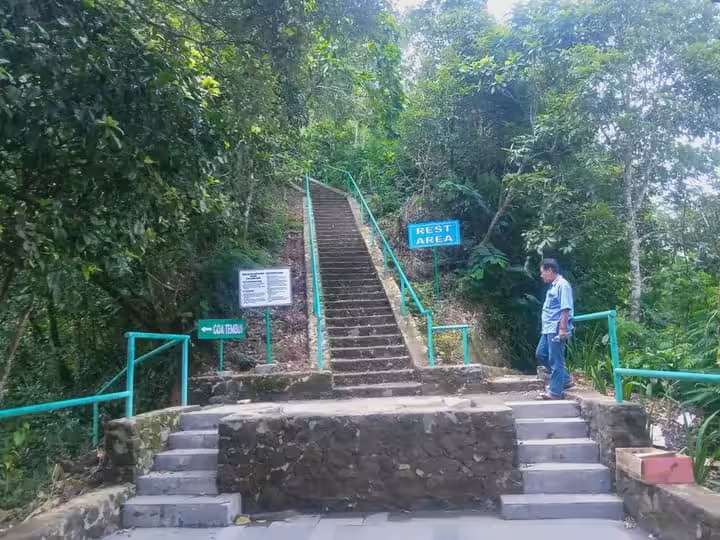 Makam Syekh Jumadil Qubro Jogja